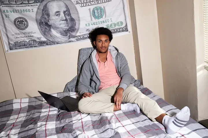 Chasing the $20,000-a-Month Solar Bro Dream: How a Teen’s Ambition Ran Up Against the Door-to-Door Grind